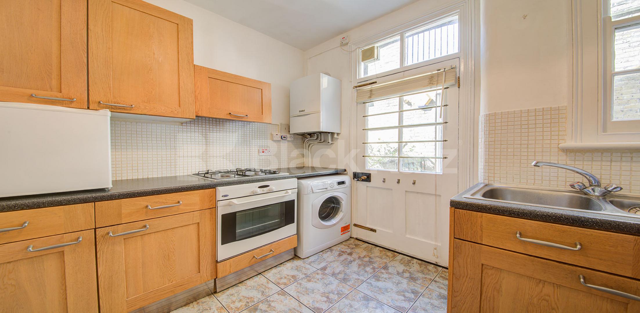 			ZONE 1 LOCATION, 2 Bedroom, 1 bath, 1 reception Apartment			 Haberdasher street, OLD STREET